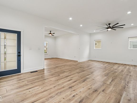 5th image of 2209 Carrollton Ave