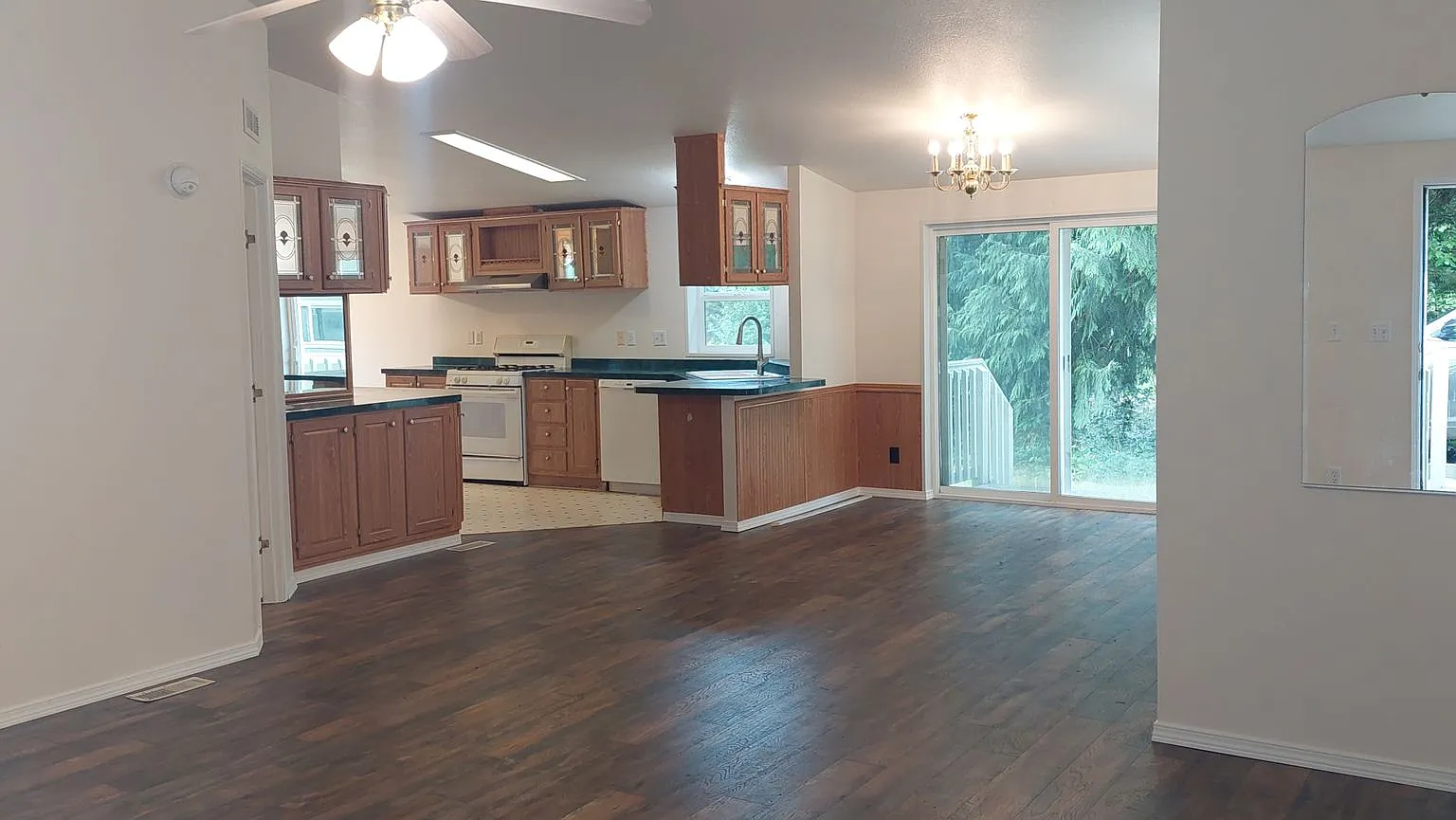 Three Bedroom Home w/ Three Bay Garage in Deming! — Photo 4