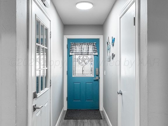 5th image of 415 Mustang St