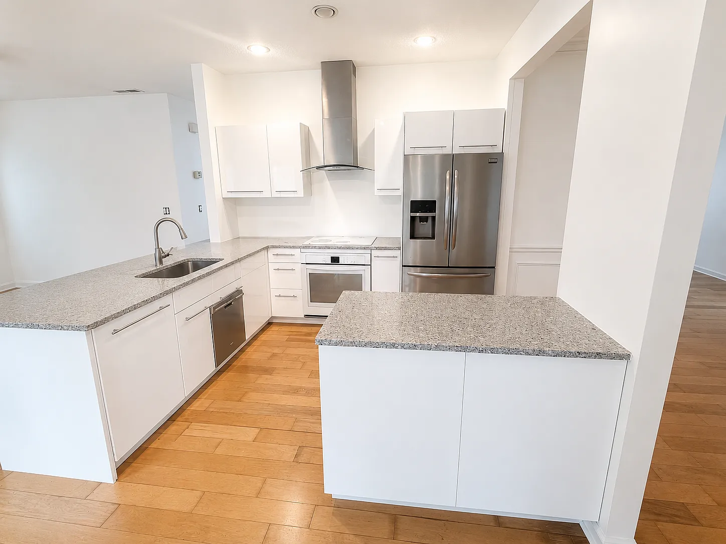 4 bed, 2.5 bath, 2200 sqft, $2,595 — Photo 3