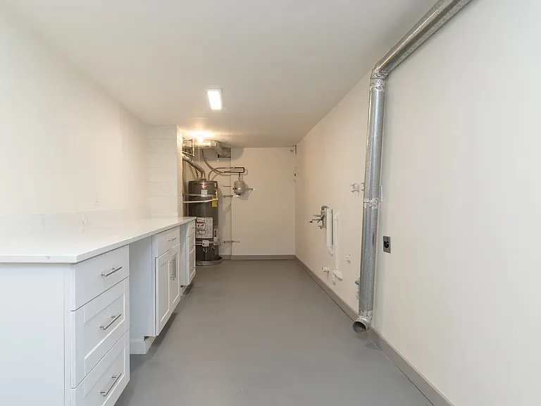 1328 Dakota St — Photo 23
