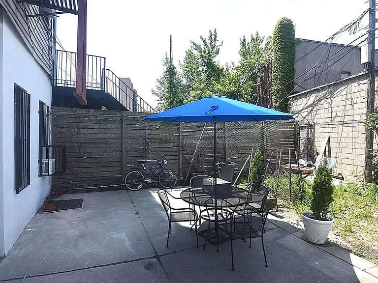 955 Grand St #1L — Photo 13