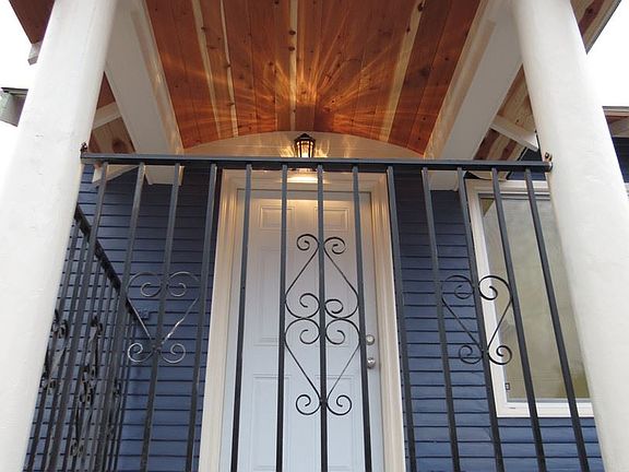 2nd image of 403 1/2 N Benton Way