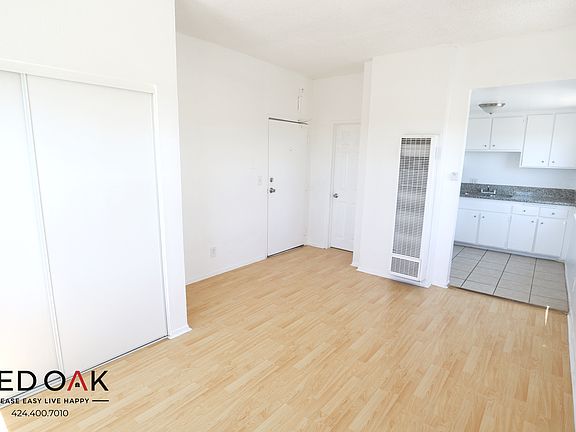 4th image of 1004 W 65th St APT 19