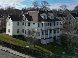 2 Town Hill St, Quincy, MA 02169