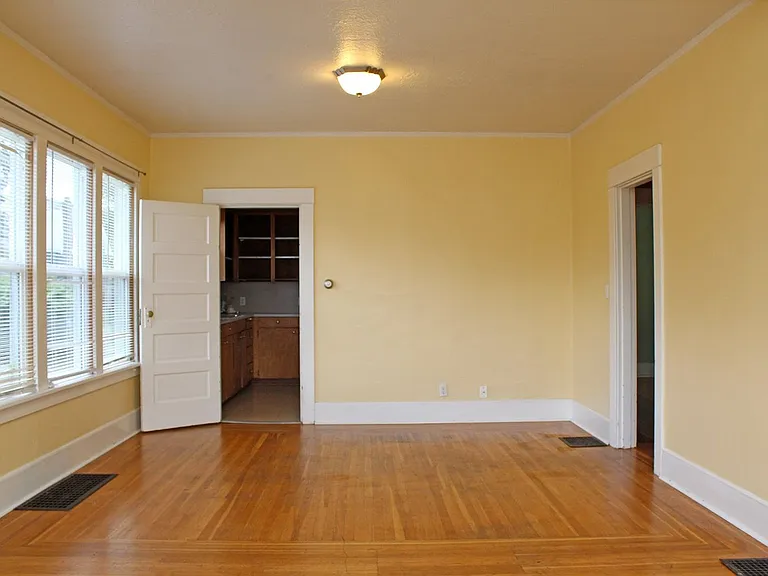 2257 SE 43rd Ave — Photo 7