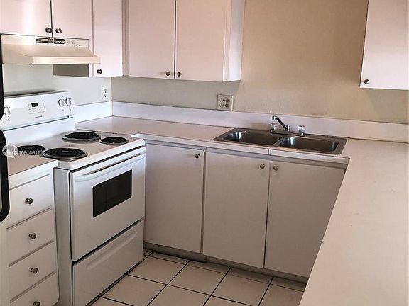 3rd image of 797 NW 13th St