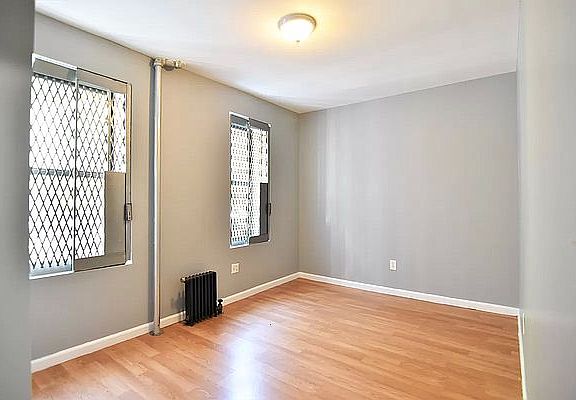 3rd image of 304 W 151st St #A2