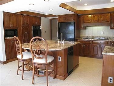 5th image of 1641 Hollow Tree Dr