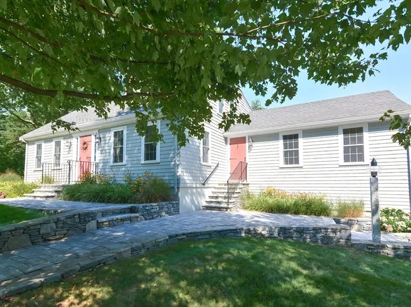 27 Dudley St, Marlborough, MA 01752