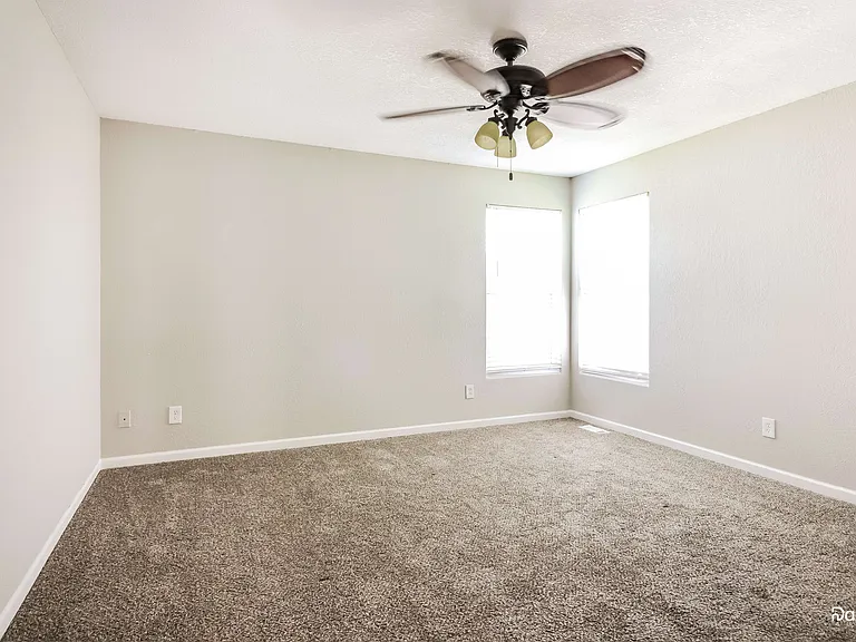 611 Willow Brook Dr — Photo 10