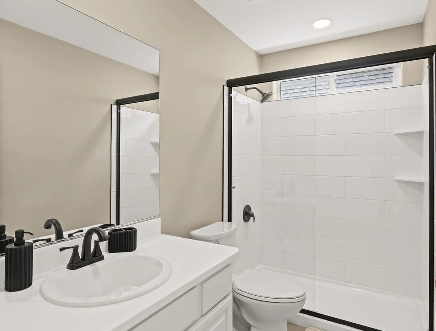 1 bed, 1.0 bath, 1194 sqft, $3,652 — Photo 4