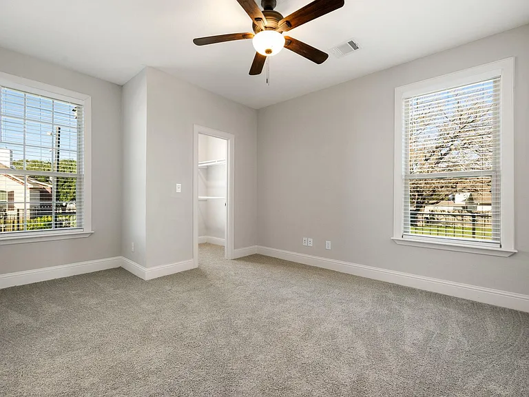 5401 Zephyr Ln — Photo 16