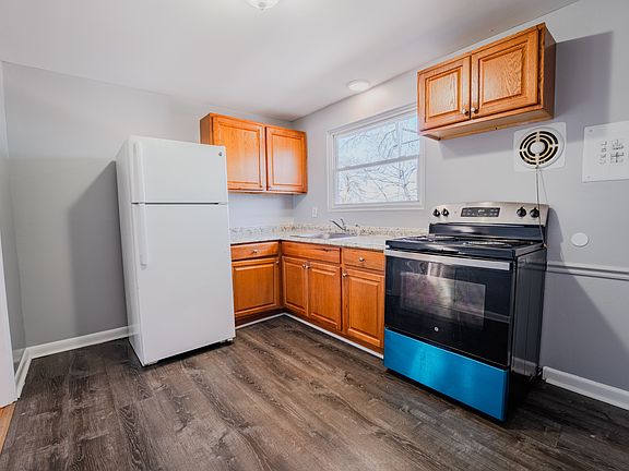 4th image of 275 Park Rd #275