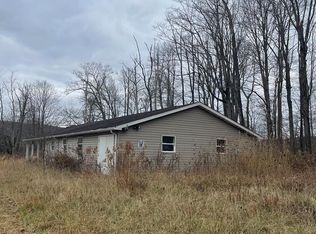 565 Monument Rd, Central City, PA 15926