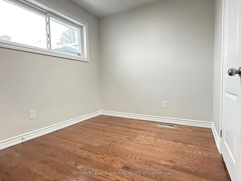 4383 Petrie Ct #UPPER — Photo 11