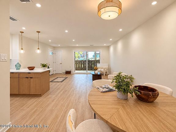 5th image of 64 Timber Ridge Dr