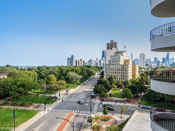2nd image of 2020 N Lincoln Park W APT 7F
