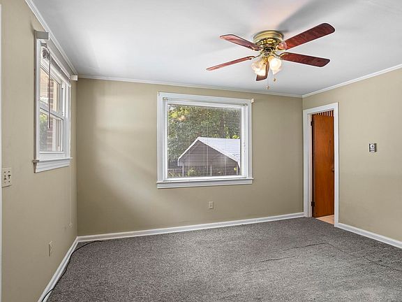 5th image of 208 Shady Glen Dr