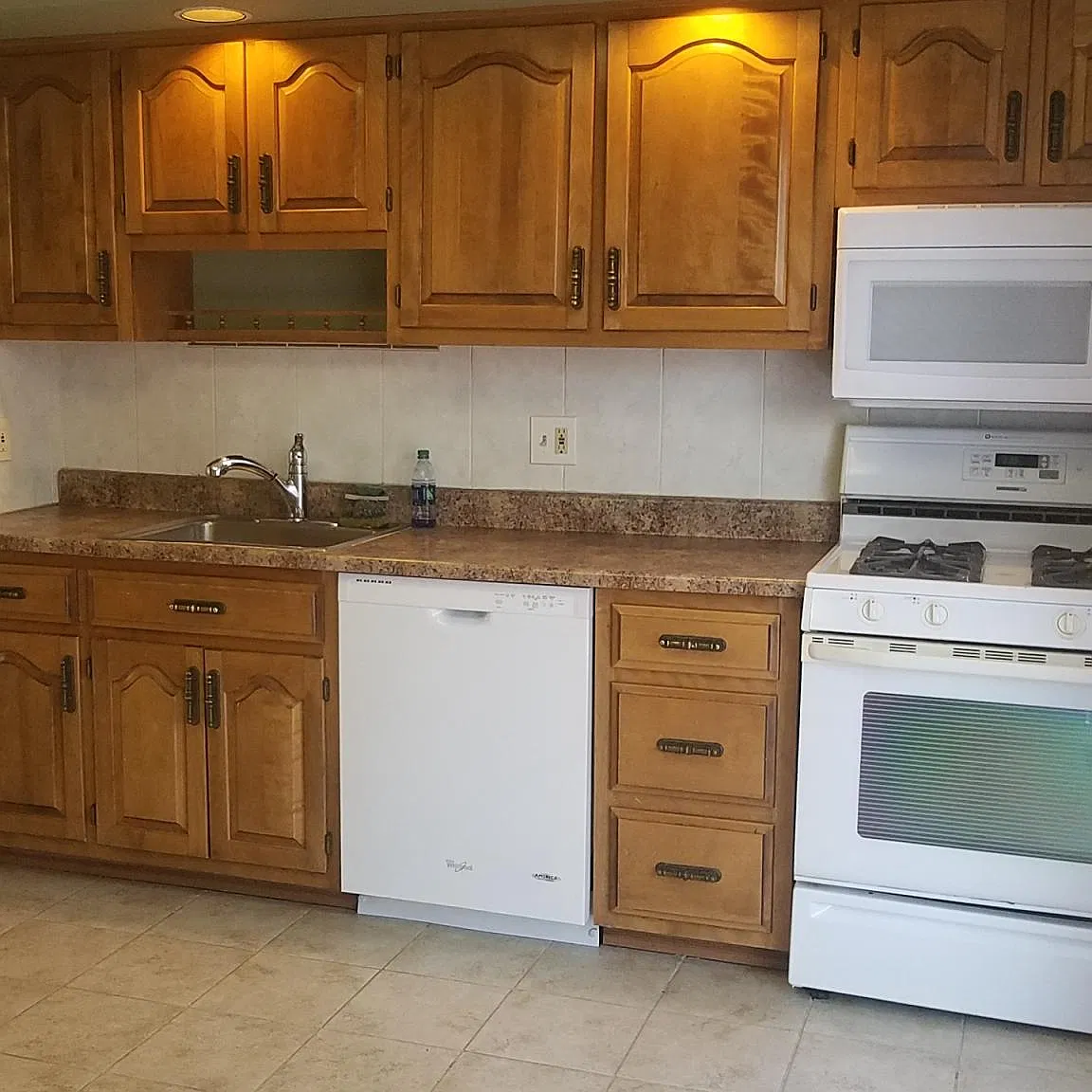 3 bed, 2.5 bath, 1848 sqft, $2,800 — Photo 3
