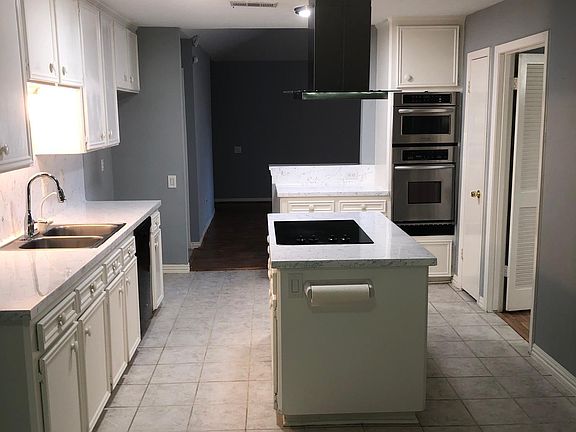 2nd image of 12116 Meadow Pines Dr