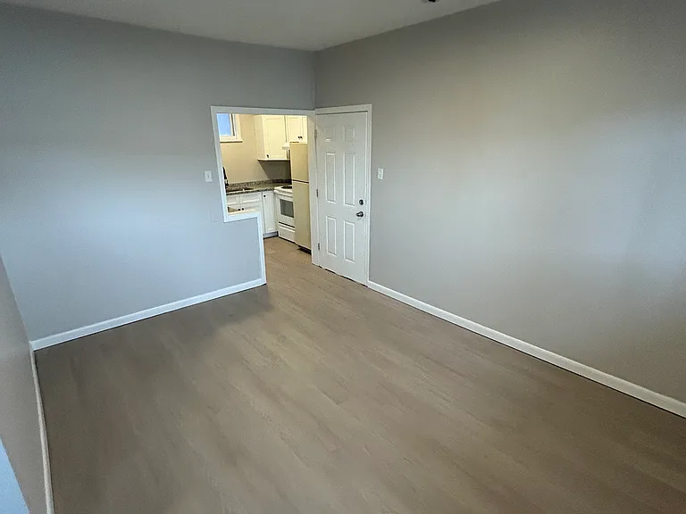 981 Valley St #2F — Photo 5