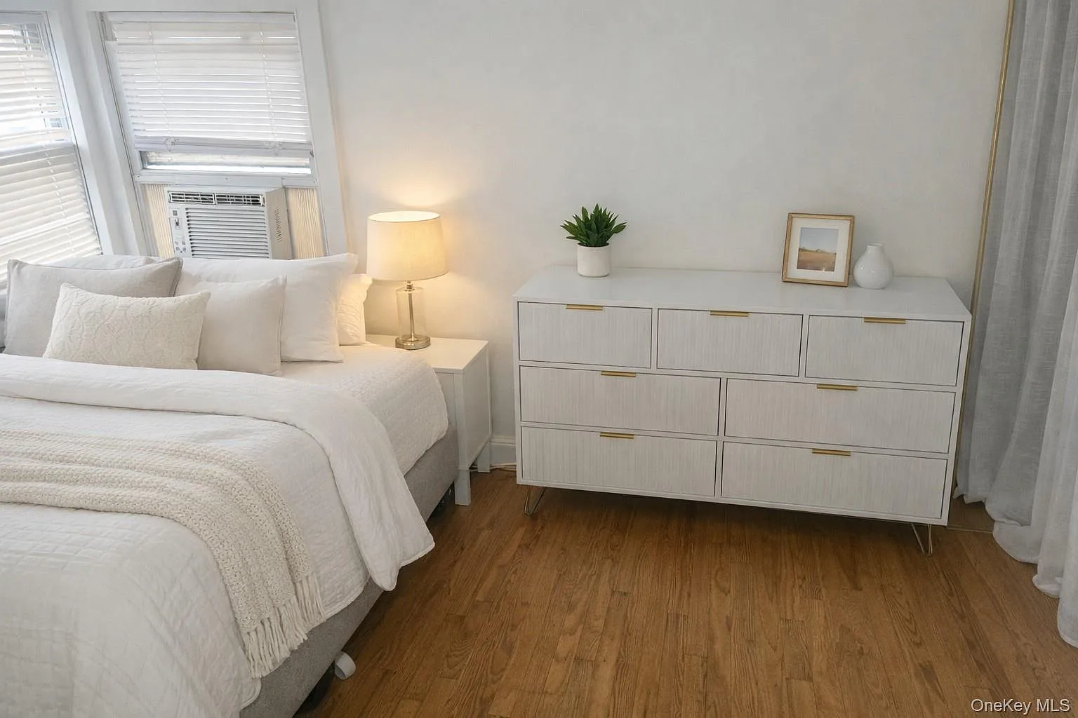 4 bed, 2.0 bath, 1507 sqft, $5,500 — Photo 2