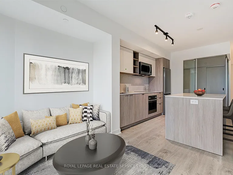 36 Zorra St #523 — Photo 3