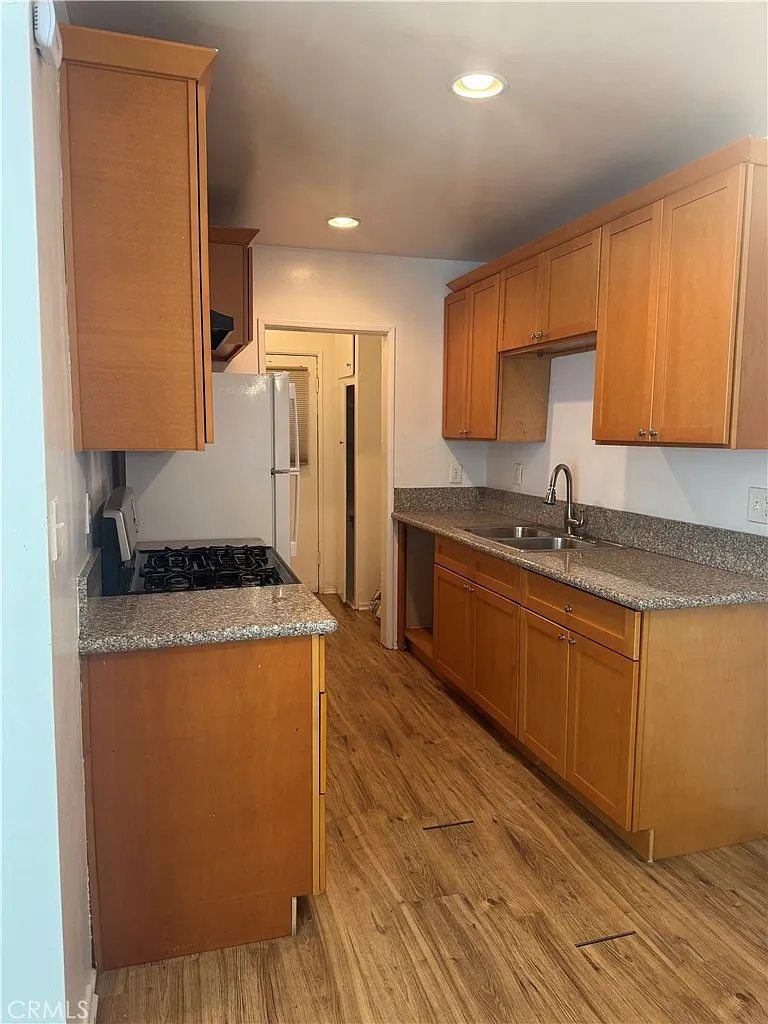 1 bed, 700 sqft, $1,900 — Photo 4