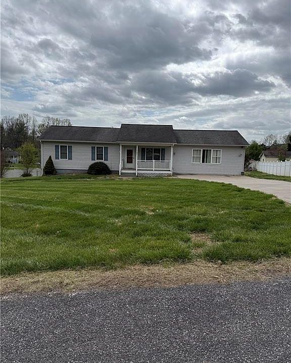 1st image of 144 Meadow Dr