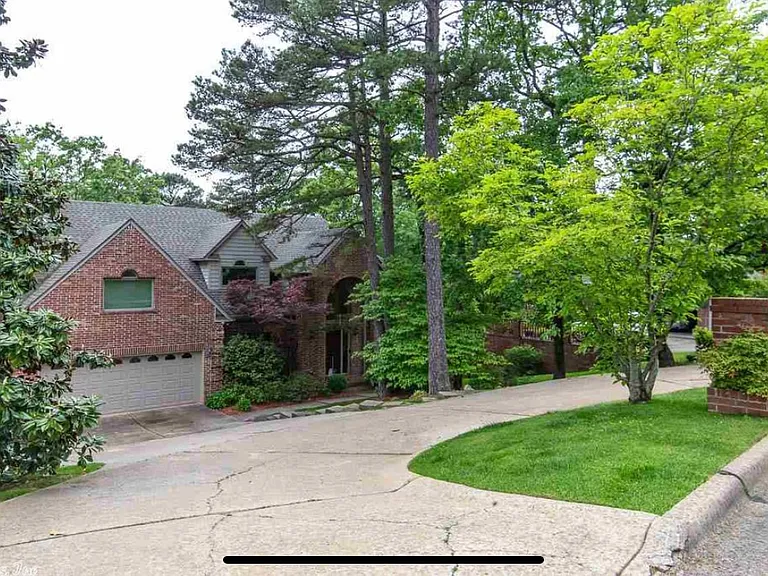12 Levant Dr — Photo 2