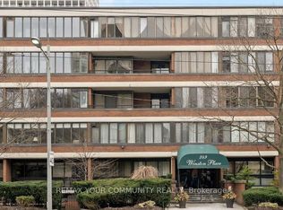 349 Saint Clair Ave W #410, Toronto, ON M5P 1N3