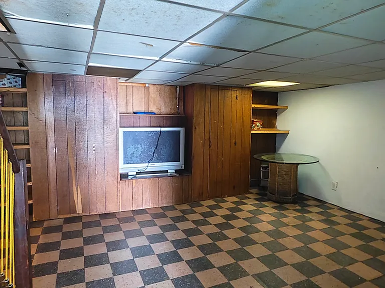 2822 Devereaux Ave — Photo 14