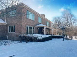 2331 Harrow Gate Dr, Inverness, IL 60010