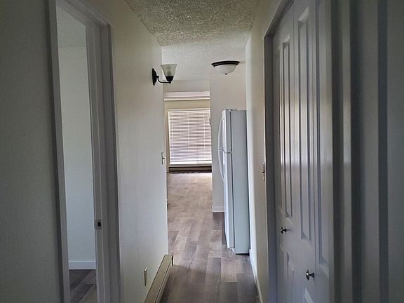 4th image of 1047 W Rose Ave