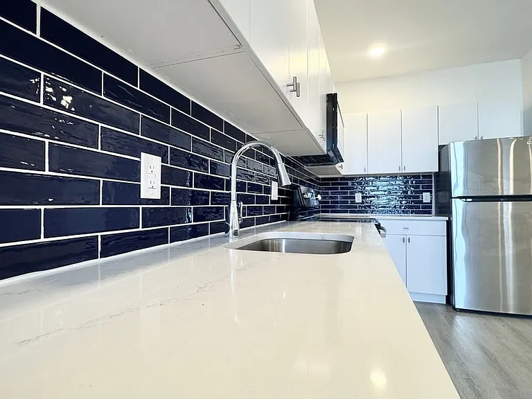 1600 West Hunting Park - Residential — Photo 24