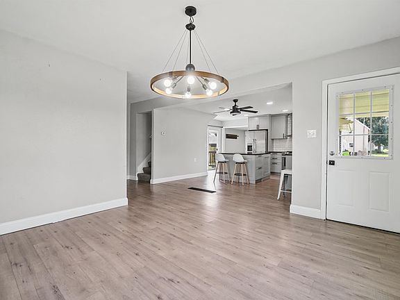 5th image of 407 N Walnut St