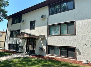 2922 7th St N APT 5, Fargo, ND 58102
