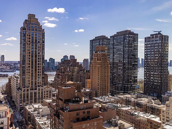 4th image of 305 E 51st St APT 20A