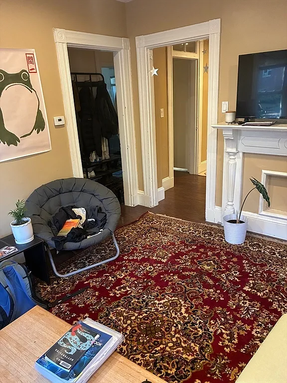4 bed, 1.5 bath, 1300 sqft, $4,700 — Photo 3