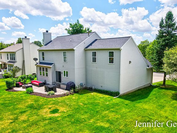 5th image of 260 Langlois Dr SE