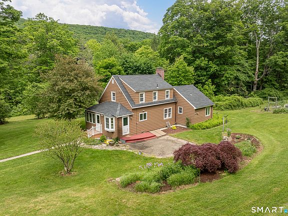 3rd image of 3 Edsands Farm Lane