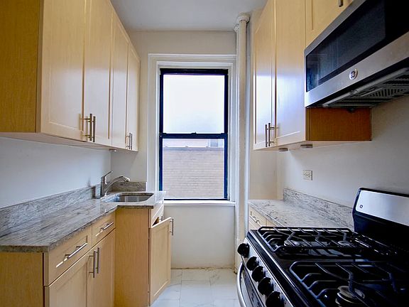 4th image of 639 W 173rd St APT 4B