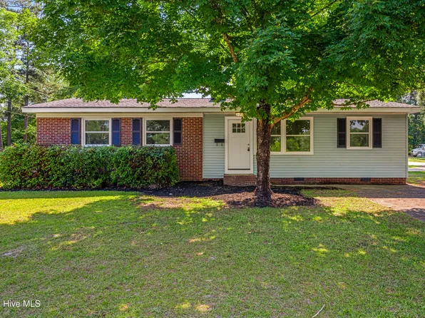 317 N Wright Street, Raeford, NC 28376