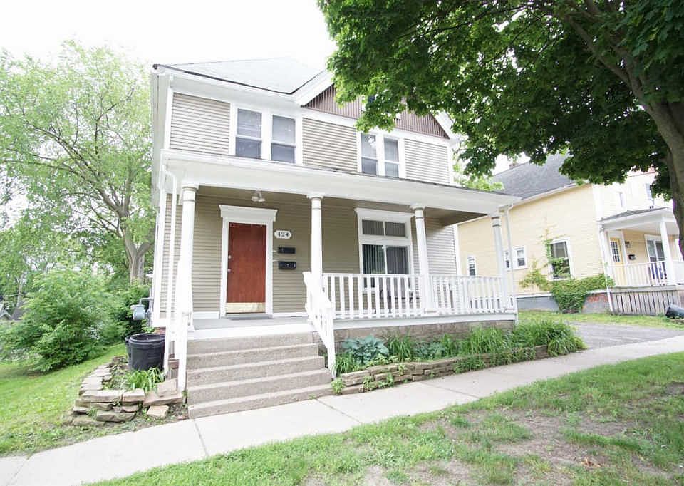 1st image of 424 Ballard St