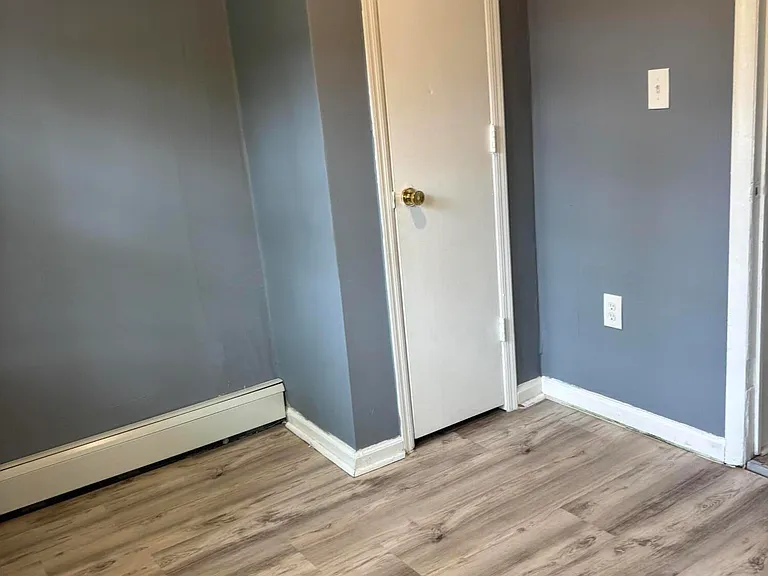711 3rd Ave #1 — Photo 9