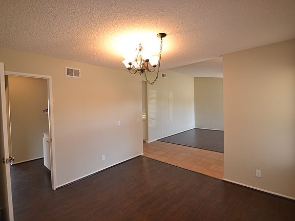3rd image of 556 Sonoma Ct