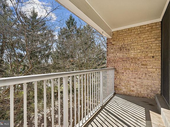 3rd image of 796 Quince Orchard Blvd APT 201