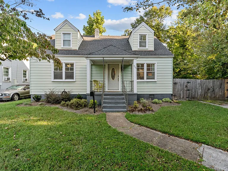 424 E Ocean Ave — Photo 1