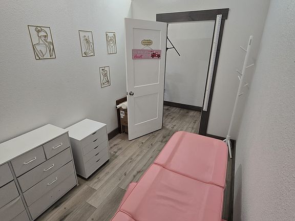 3rd image of 1060 Plaza Dr #1
